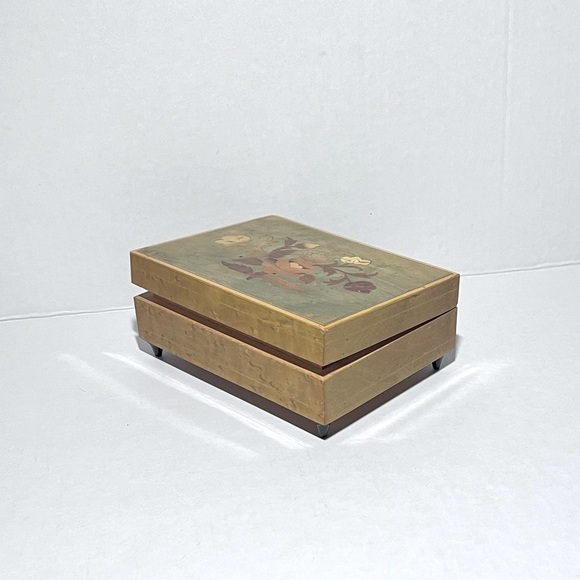 Vintage REUGE Floral Music Box